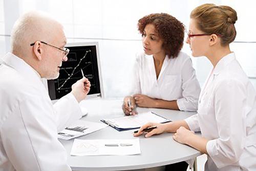 Avaliação do Uso Racional de Medicamentos nos Programas de Qualidade e Acreditação de Serviços de Saúde Avaliação do Uso Racional de Medicamentos nos Programas de Qualidade e Acreditação de Serviços de Saúde